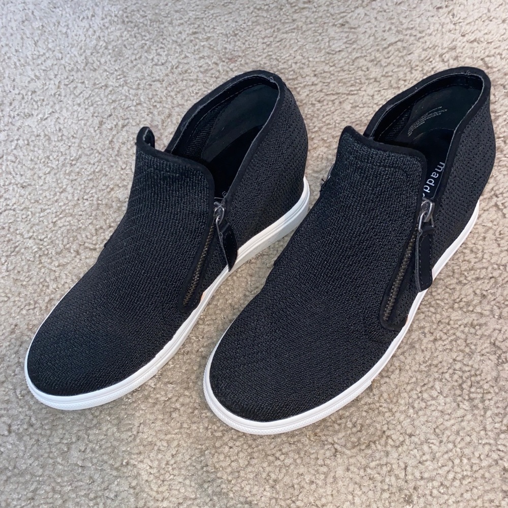 Madden Girl Women’s Penn Sneakers - Picture 3 of 3
